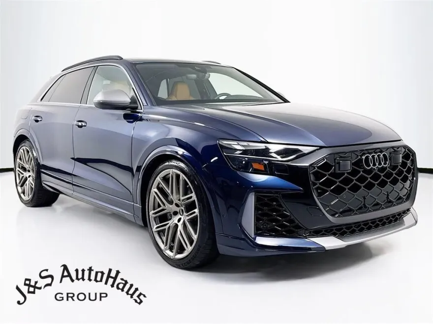 2025 Audi RS Q8 photo 1