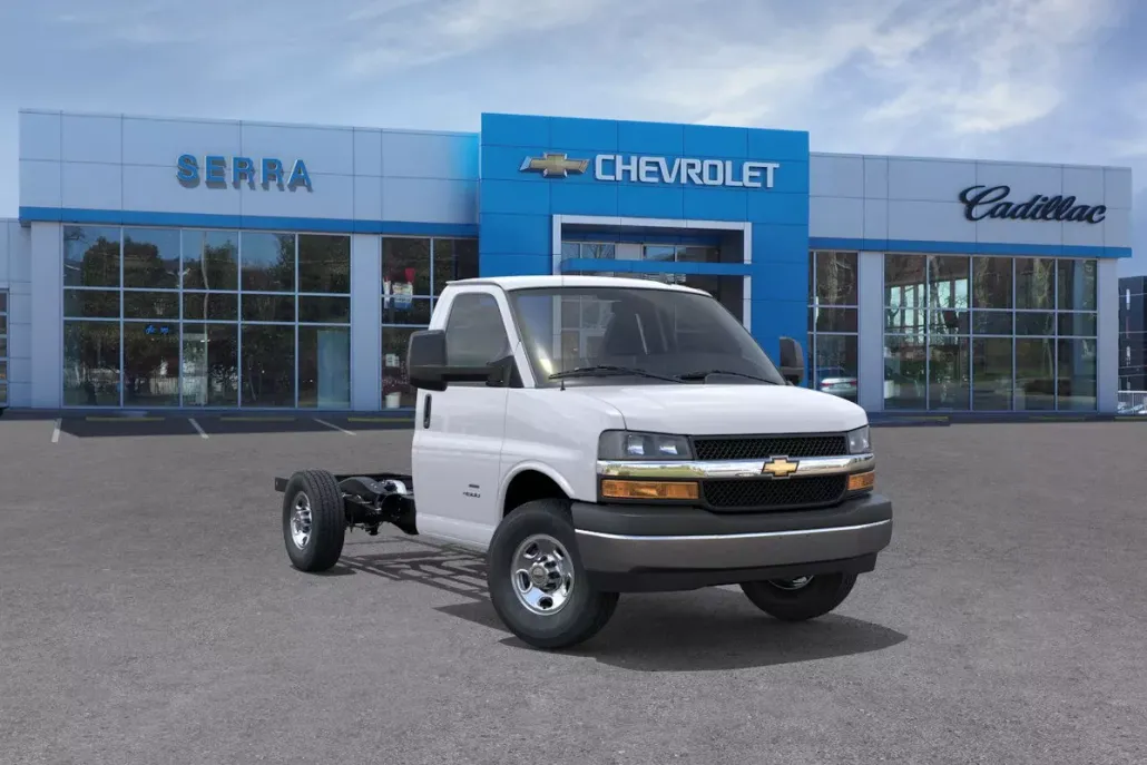 2025 Chevrolet Express Cutaway 3500 Work Van photo 1