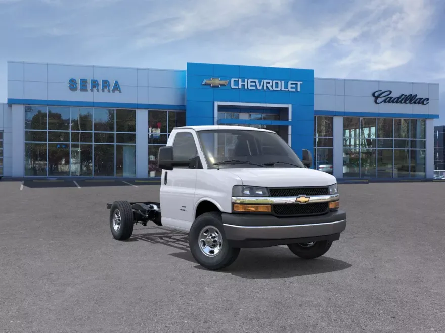 2025 Chevrolet Express Cutaway 3500 Work Van photo 1