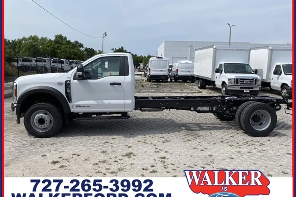 2025 Ford F-600 photo 1