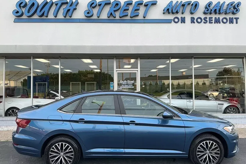 2021 Volkswagen Jetta SE R-Line photo 1