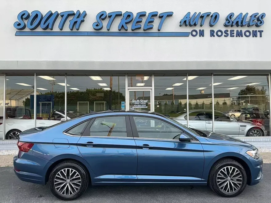 2021 Volkswagen Jetta SE R-Line photo 1