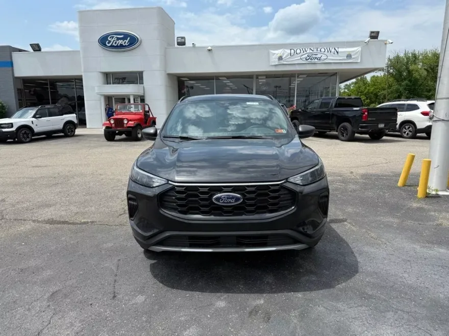 2025 Ford Escape ST-Line photo 1