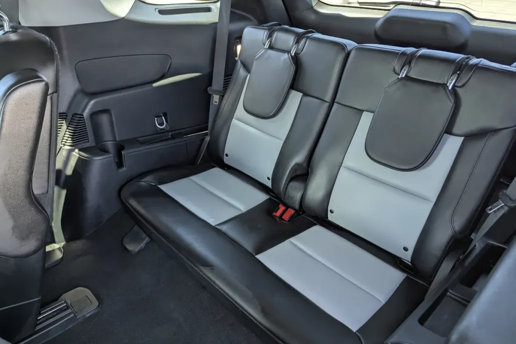 2023 Ford Explorer XLT photo 1