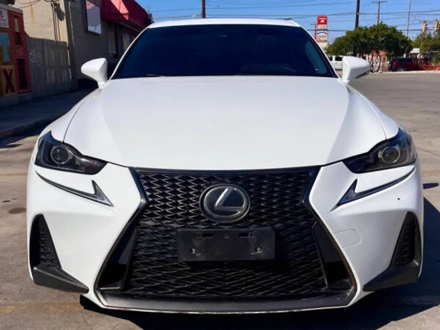 2018 Lexus IS 300 F SPORT photo 1