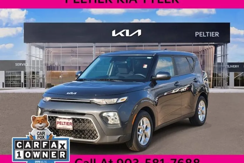 2022 Kia Soul LX photo 1