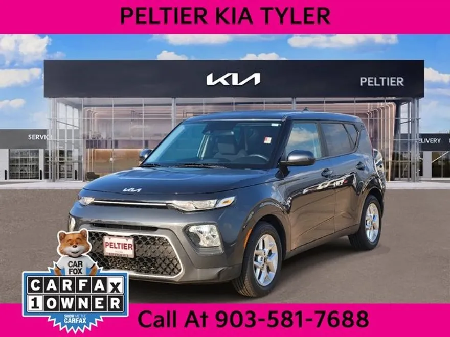 2022 Kia Soul LX photo 1