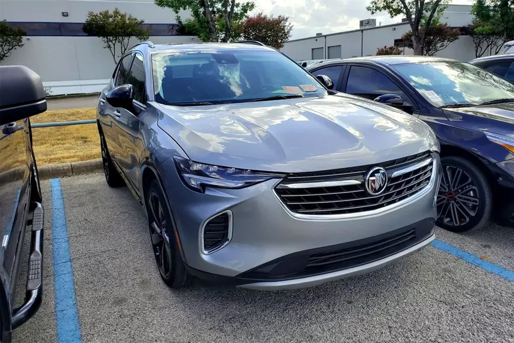 2023 Buick Envision Essence photo 1
