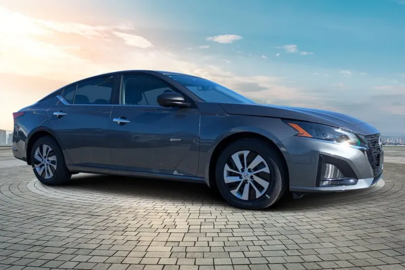 2025 Nissan Altima S photo 1