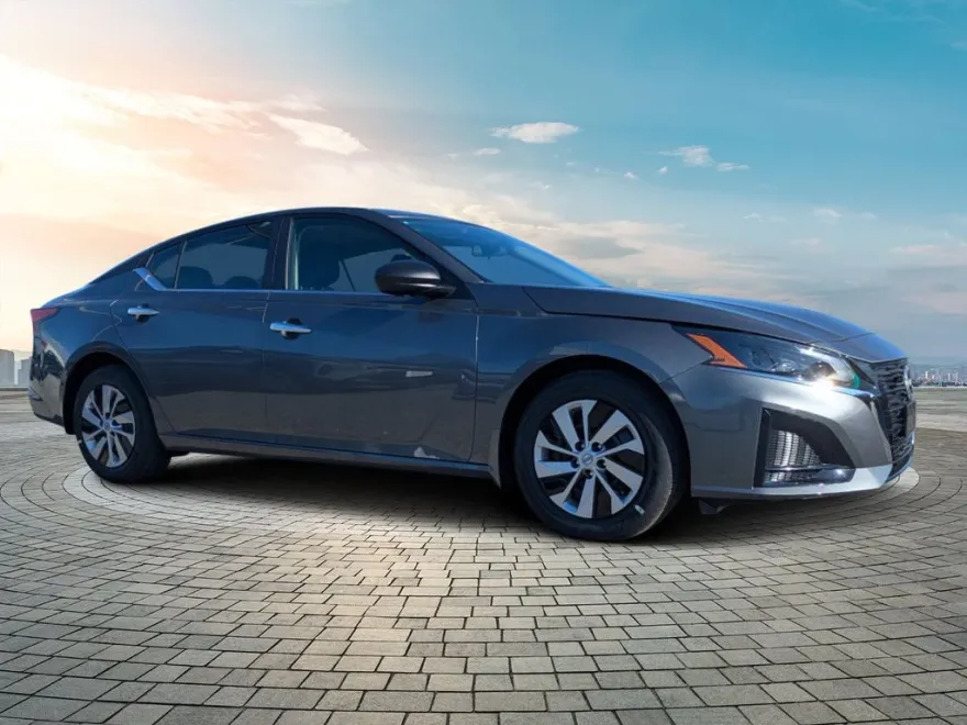 2025 Nissan Altima S photo 1