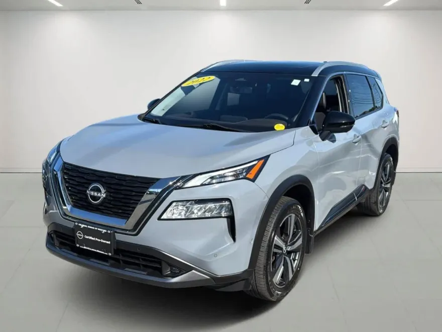 2022 Nissan Rogue SL photo 1