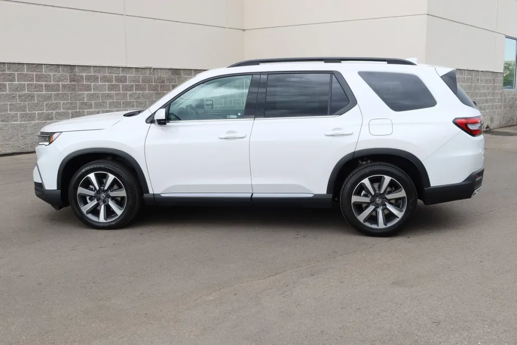 2025 Honda Pilot Elite photo 1