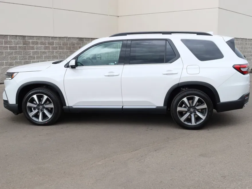 2025 Honda Pilot Elite photo 1