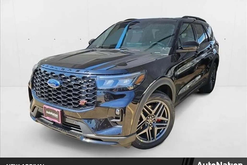 2025 Ford Explorer ST photo 1