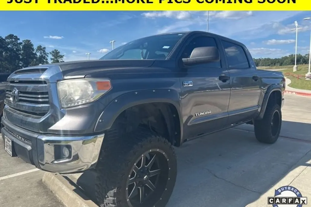 2017 Toyota Tundra SR5 photo 1