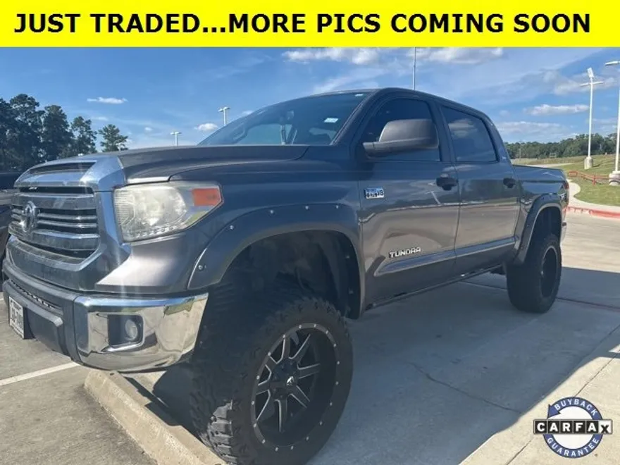 2017 Toyota Tundra SR5 photo 1