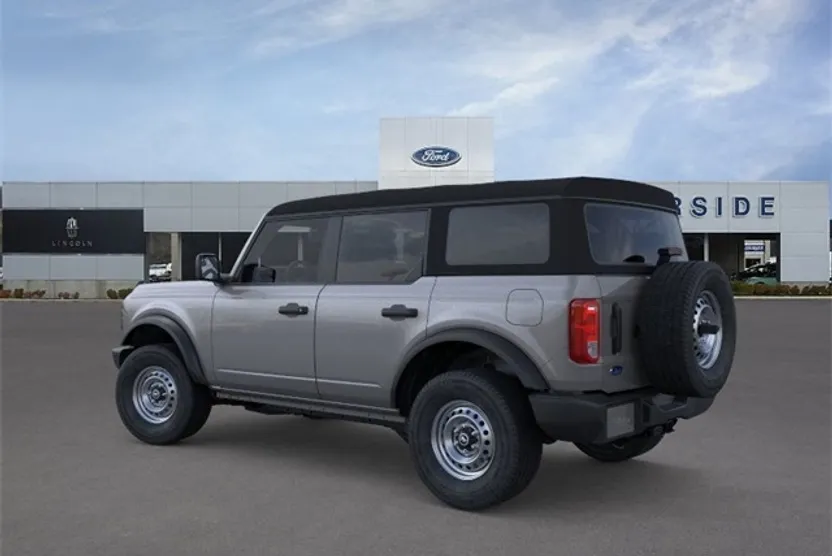 2025 Ford Bronco Base photo 1