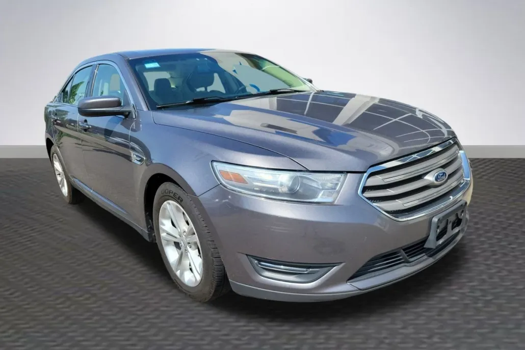2014 Ford Taurus SEL photo 1