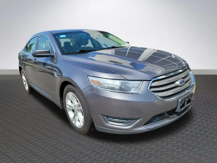 2014 Ford Taurus SEL photo 1