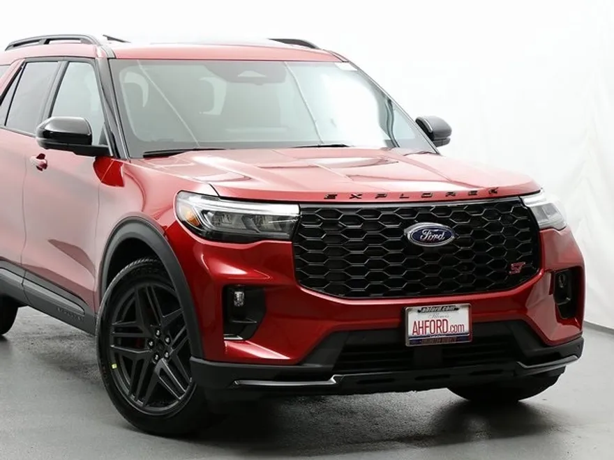 2025 Ford Explorer ST photo 1