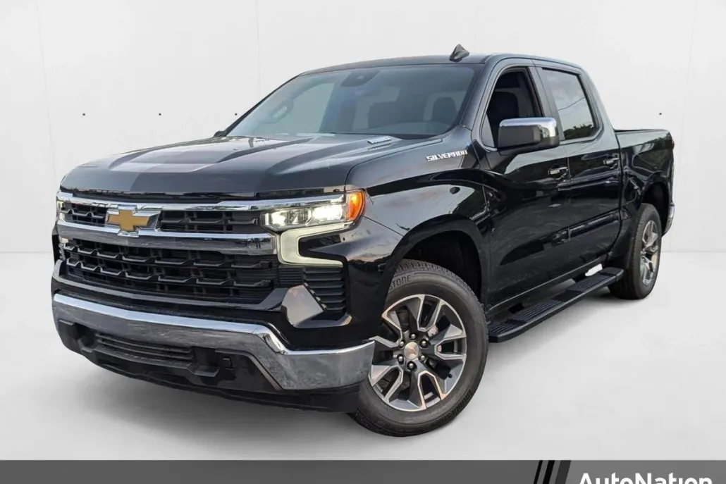 2025 Chevrolet Silverado 1500 LT photo 1
