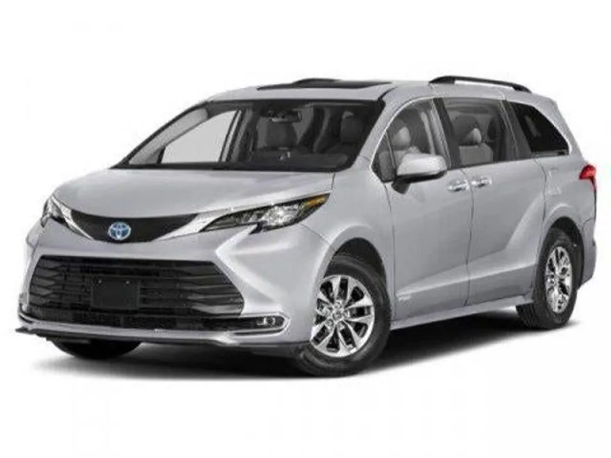 2023 Toyota Sienna XLE photo 1