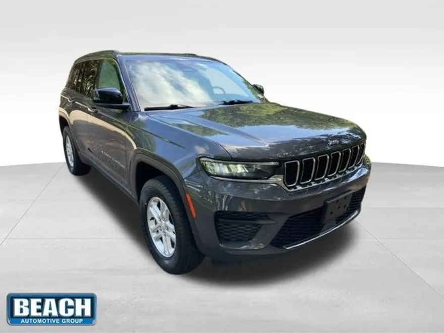 2023 Jeep Grand Cherokee Laredo photo 1