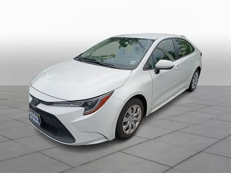 2022 Toyota Corolla LE photo 1