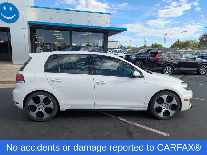 2011 Volkswagen Golf GTI Base photo 1