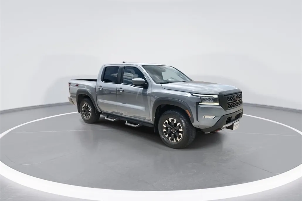 2023 Nissan Frontier PRO-4X photo 1