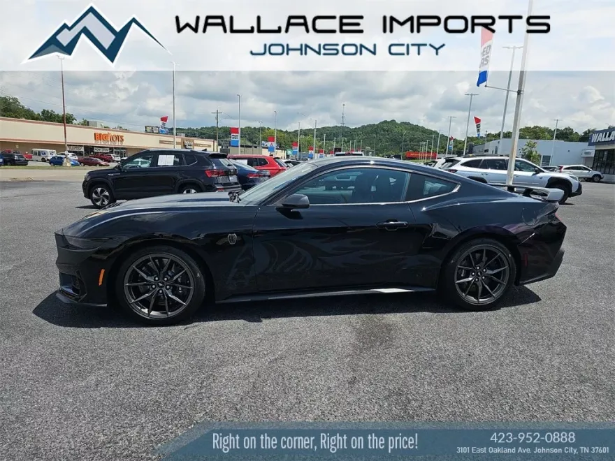 2024 Ford Mustang Dark Horse photo 1