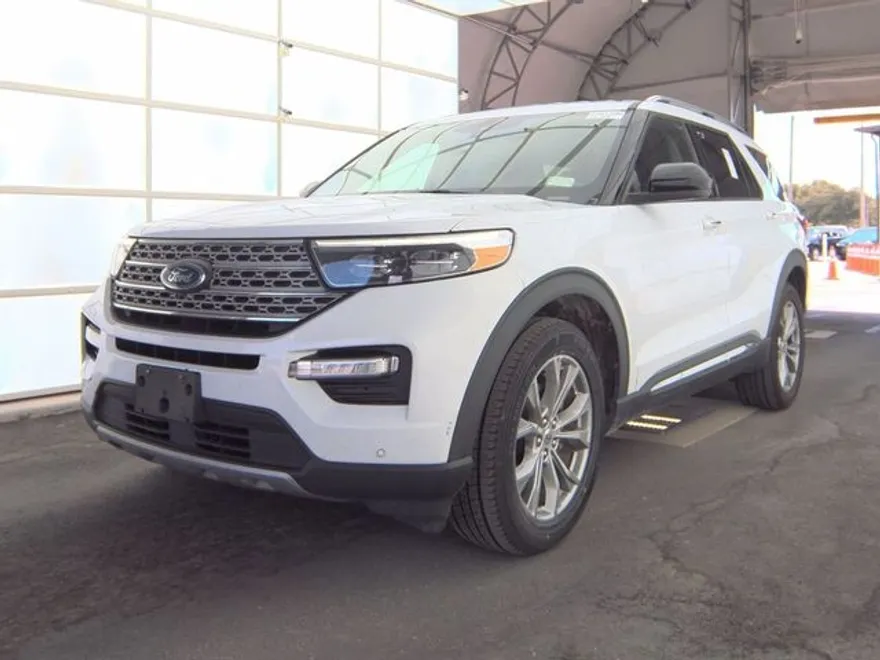 2023 Ford Explorer Limited photo 1