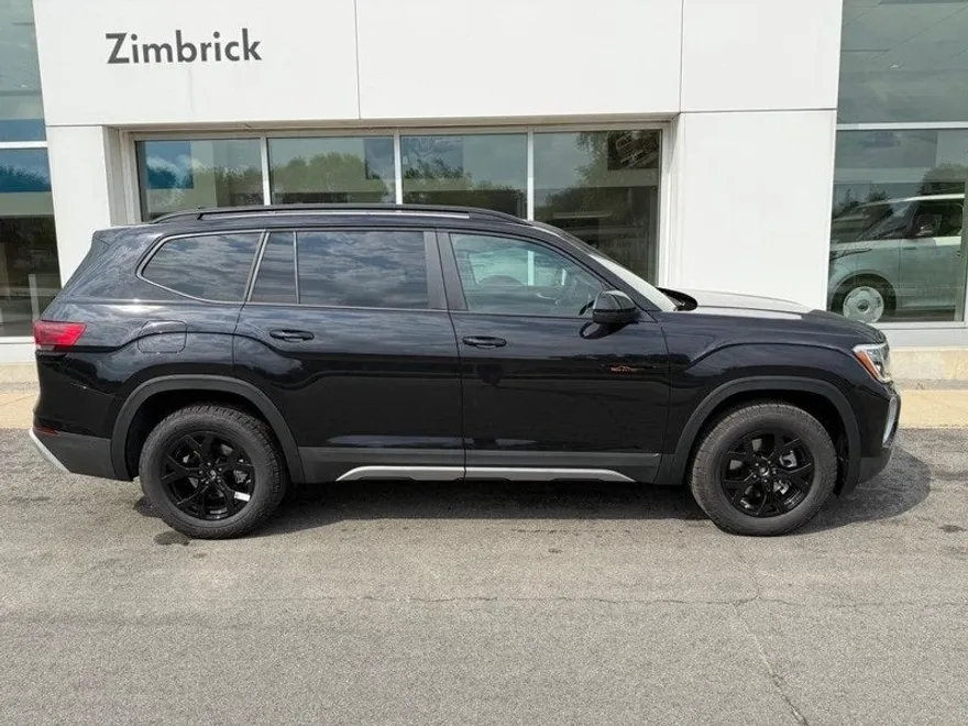 2025 Volkswagen Atlas Peak Edition SE photo 1