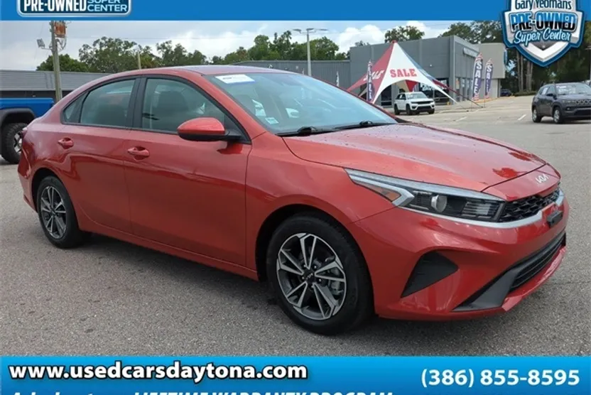 2023 Kia Forte LXS photo 1