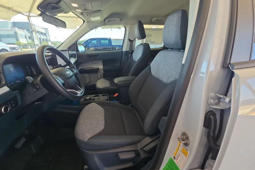 2025 Ford Maverick XLT photo 1