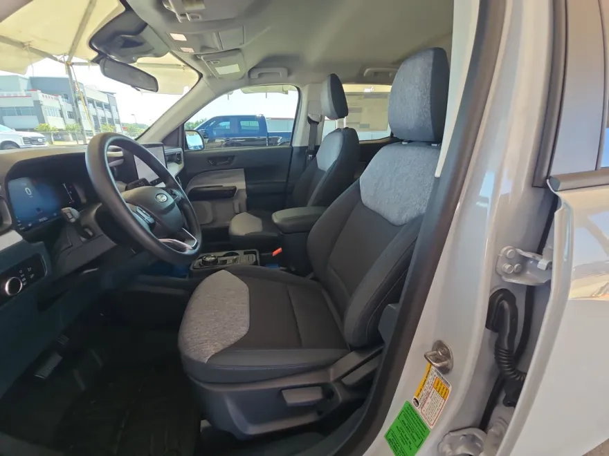 2025 Ford Maverick XLT photo 1