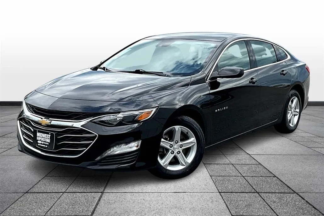 2024 Chevrolet Malibu 1LT photo 1