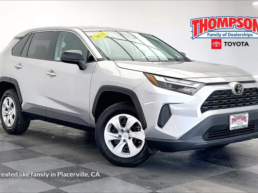 2024 Toyota RAV4 LE photo 1