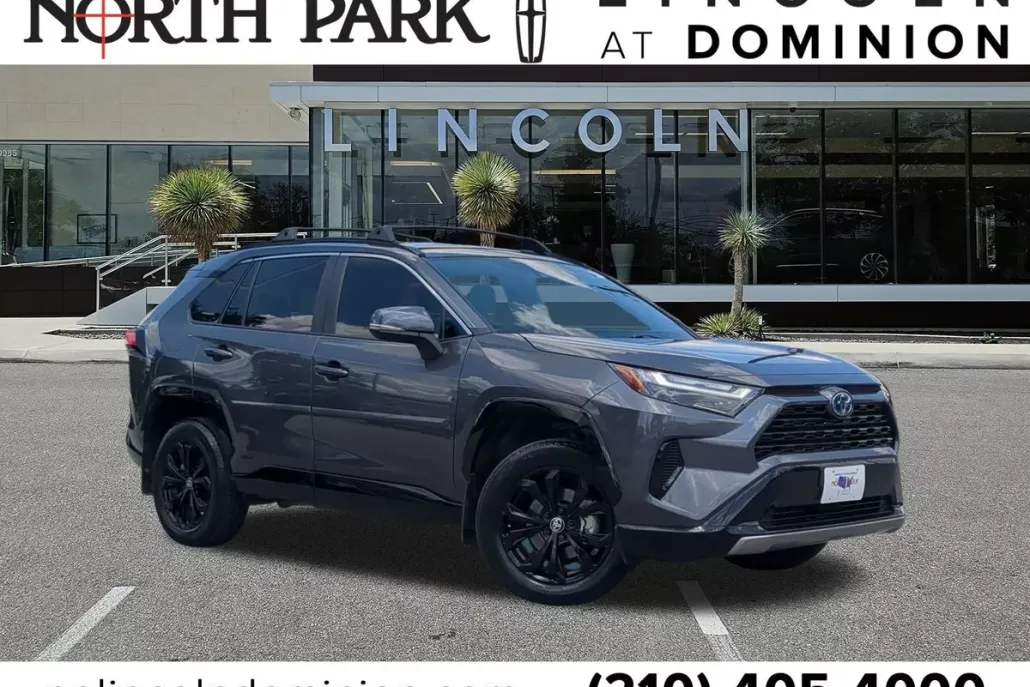 2024 Toyota RAV4 Hybrid SE photo 1