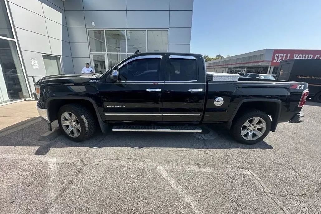 2015 Gmc Sierra 1500 SLT photo 1