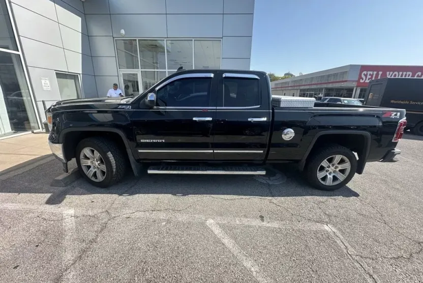 2015 Gmc Sierra 1500 SLT photo 1