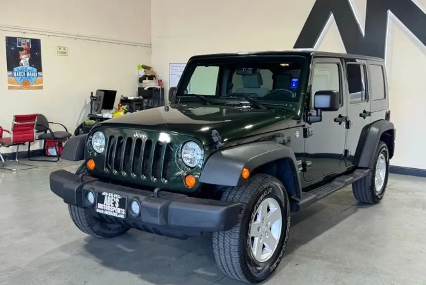 2010 Jeep Wrangler Unlimited Sport photo 1