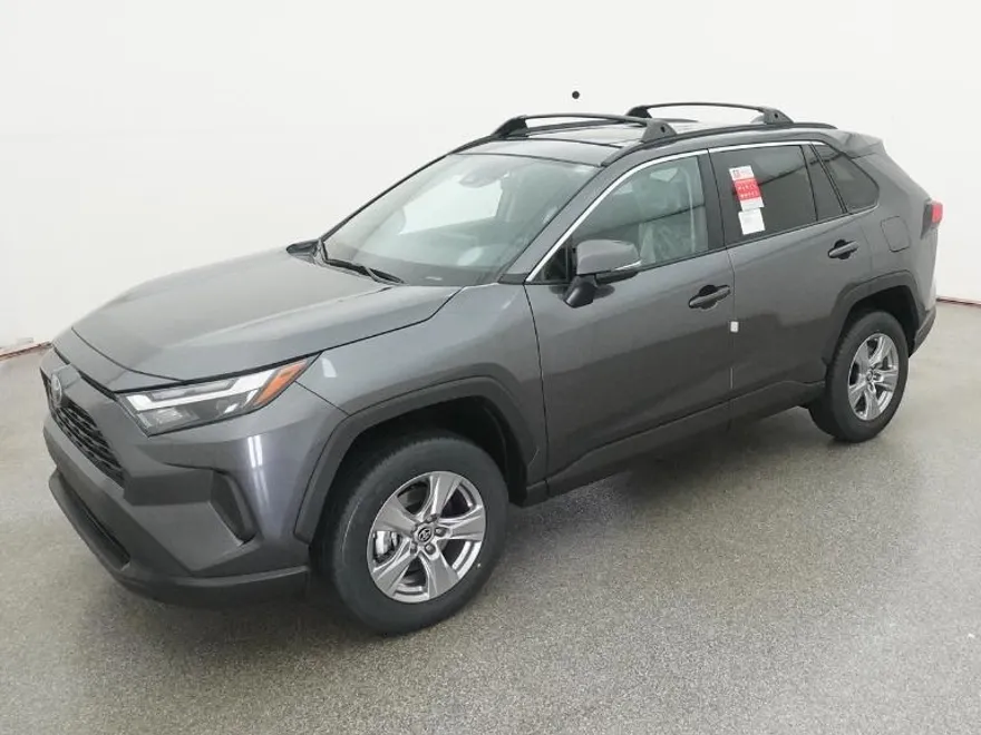2025 Toyota RAV4 XLE photo 1