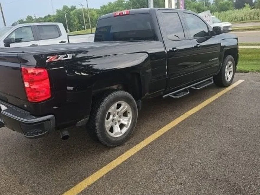 2016 Chevrolet Silverado 1500 LT photo 1