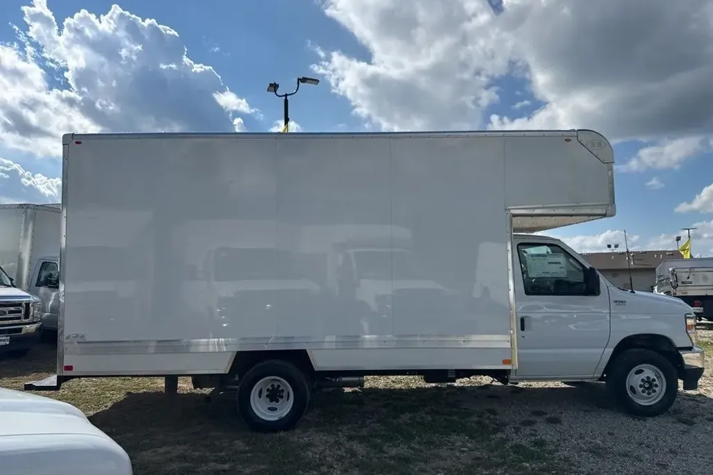 2026 Ford E-350 Base photo 1