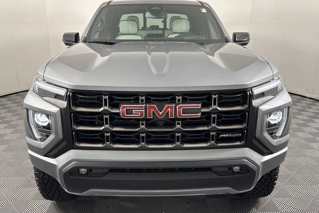 2025 Gmc Canyon AT4 photo 1
