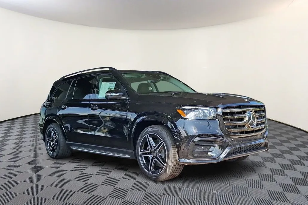 2026 Mercedes Benz GLS 450 4MATIC photo 1