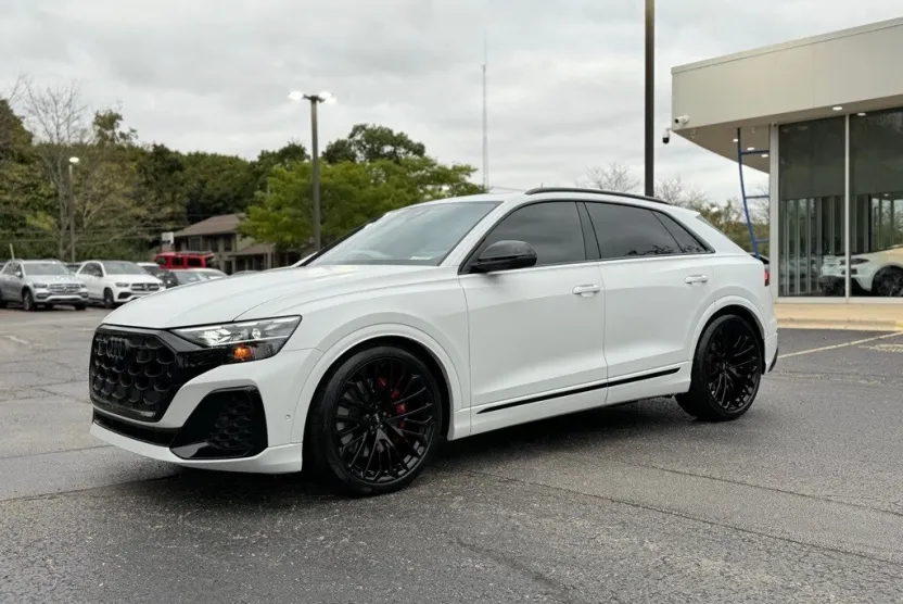 2025 Audi SQ8 Prestige photo 1