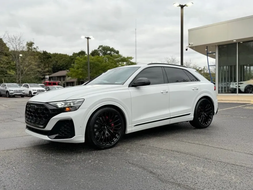 2025 Audi SQ8 Prestige photo 1