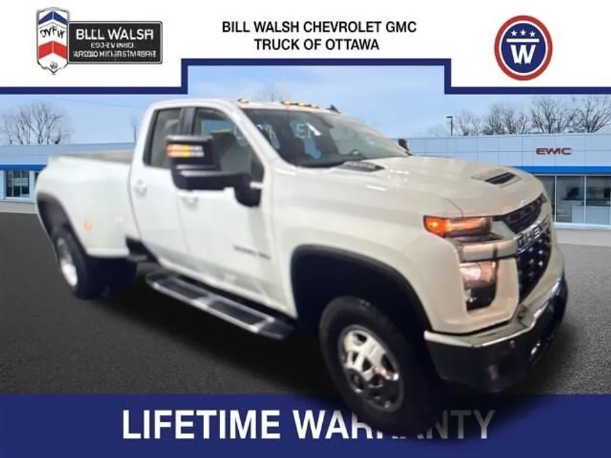 2022 Chevrolet Silverado 3500HD LT photo 1
